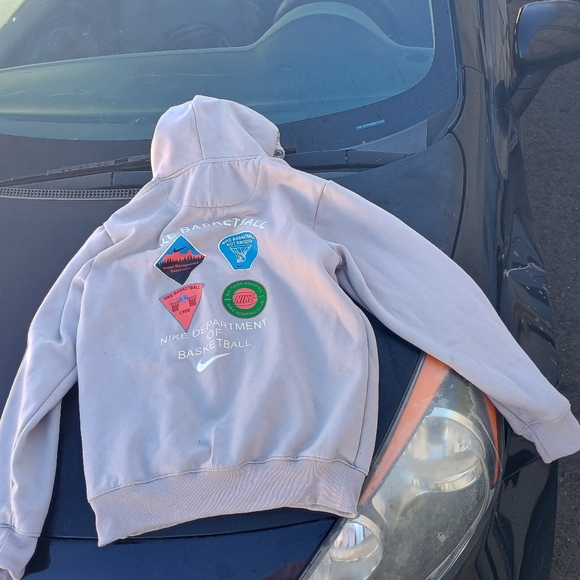 Nike sweater hoodie basketball just so it large - Picture 7 of 7